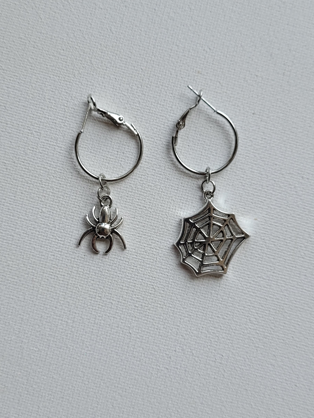 Silver Spider & Web Hoop Earrings Halloween NWOT